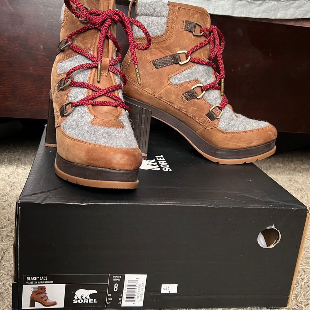 Sorel Blake lace boot